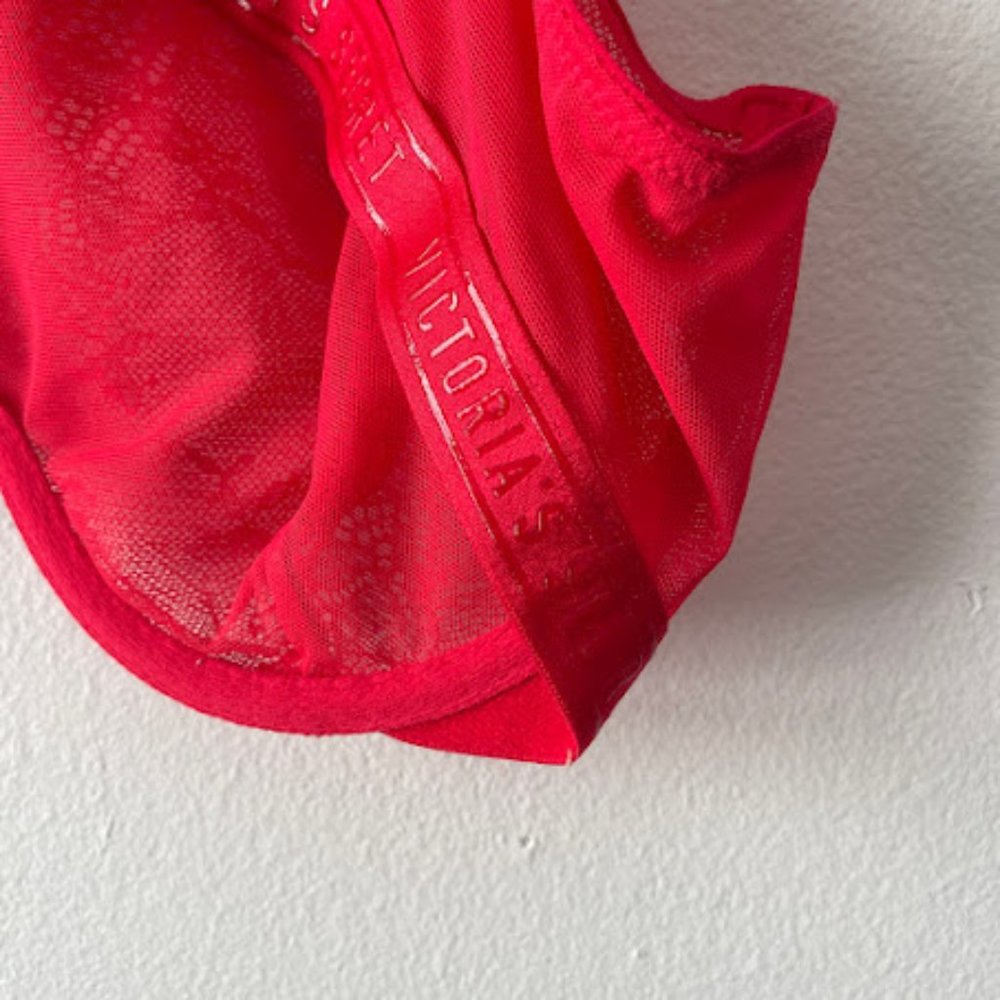 Victoria's Secret Red Underwire Lace Bra - 36D - Picture 6 of 8